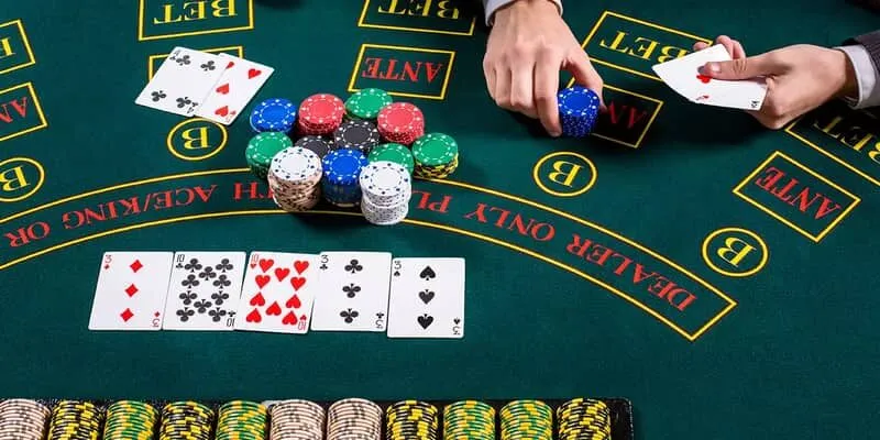 Bộ môn Poker tại Evolution Casino là một loại hình cá cược khá phổ biến mà bạn không nên bỏ qua